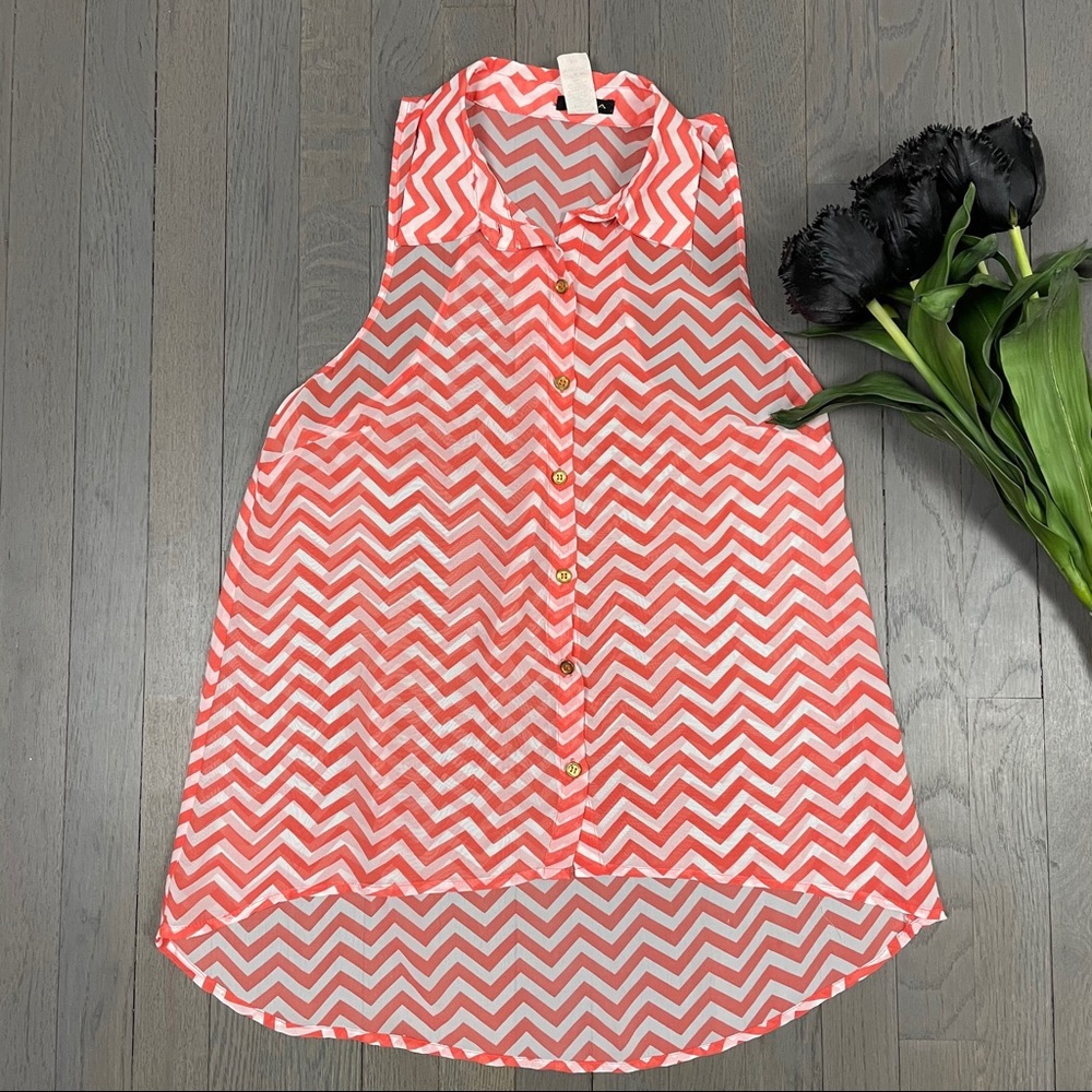 TOSKA Sleeveless Chevron Striped Button Down Top